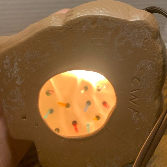 Vintage Hand Painted Brown Bear with Christmas Tree that lights up - Picture 4 of 10